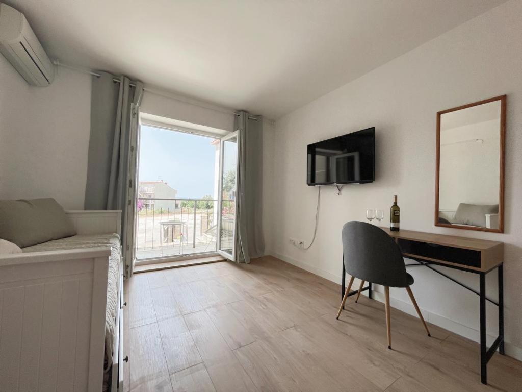 Caramel Comforts With Sea View In Stinjan Only 300 Meters From The Beach Pula Ngoại thất bức ảnh